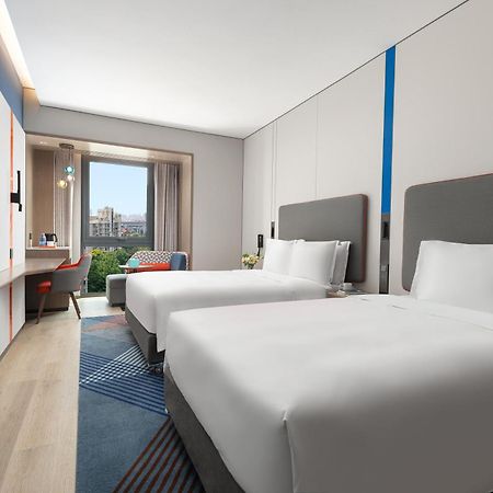 Holiday Inn Express Changfeng Park Shanghai Eksteriør billede