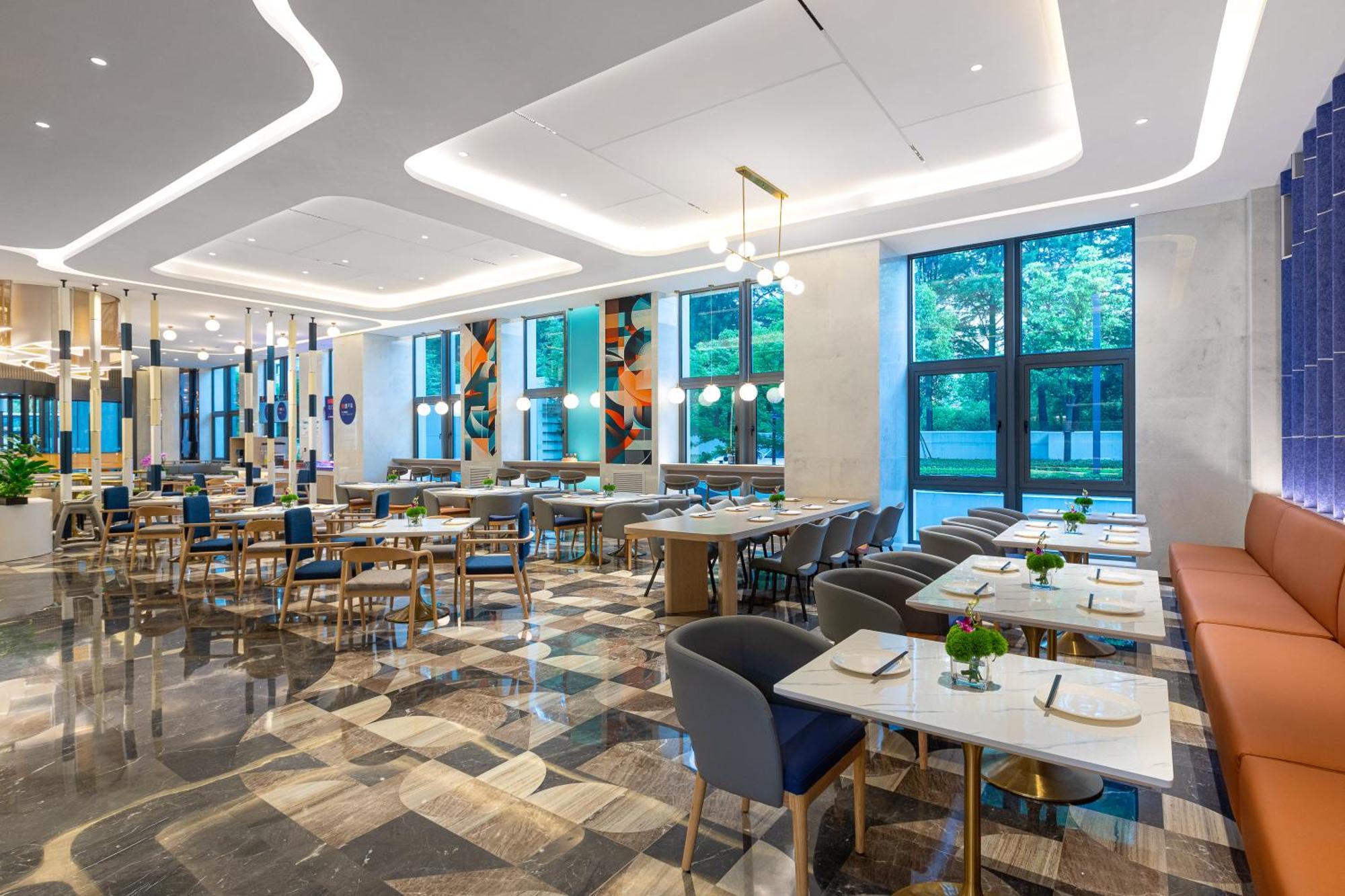 Holiday Inn Express Changfeng Park Shanghai Eksteriør billede