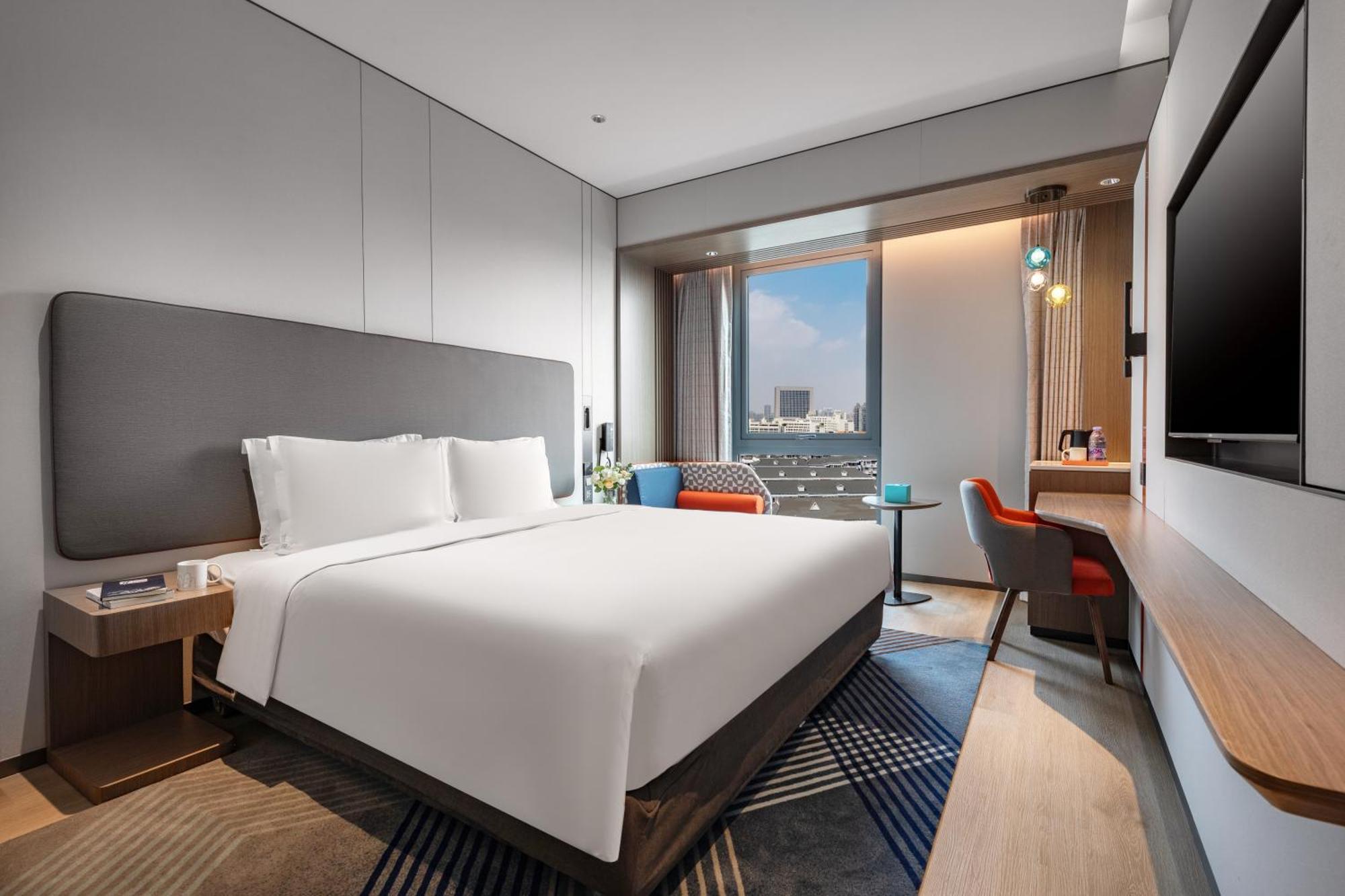 Holiday Inn Express Changfeng Park Shanghai Eksteriør billede