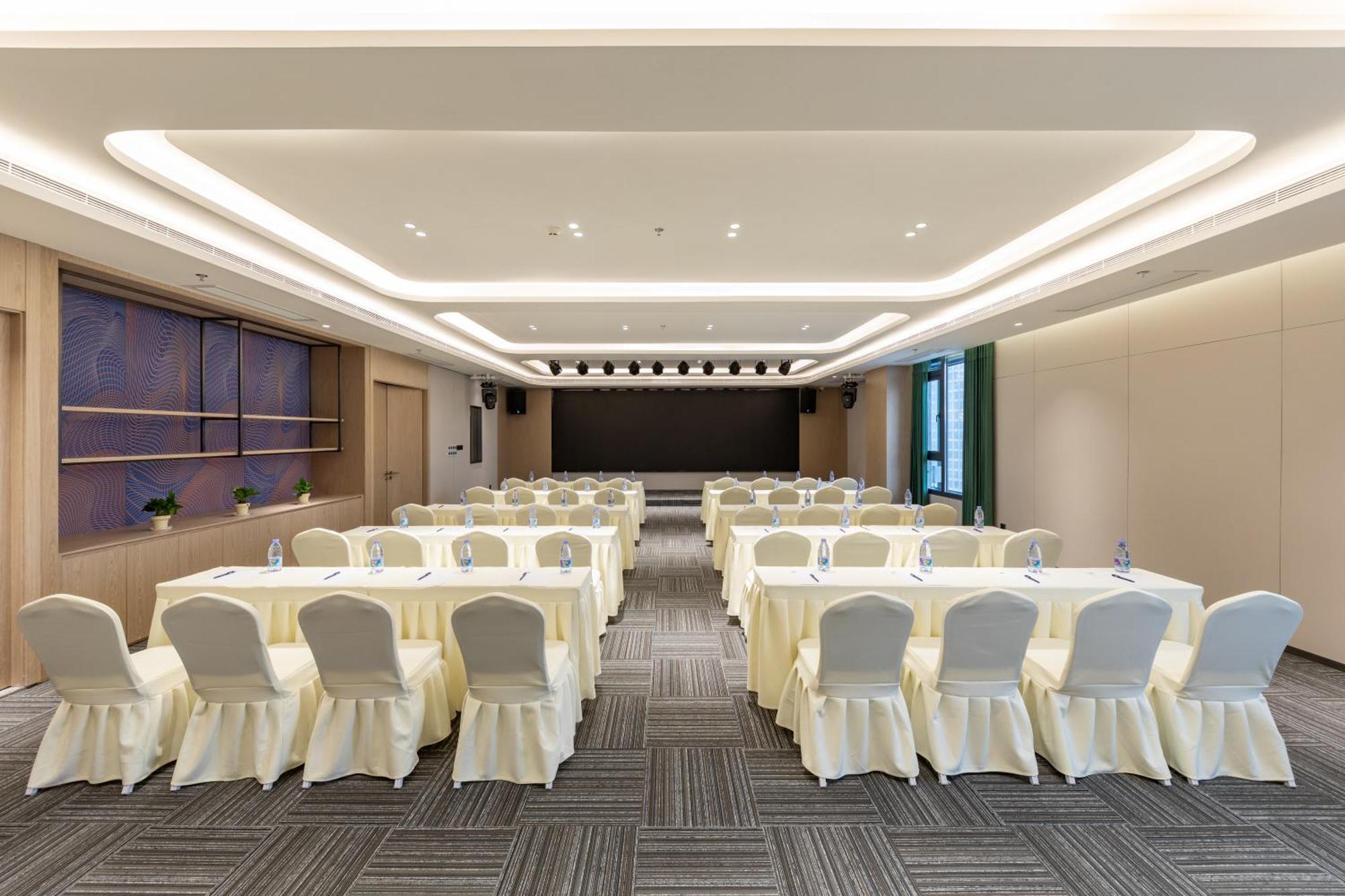 Holiday Inn Express Changfeng Park Shanghai Eksteriør billede