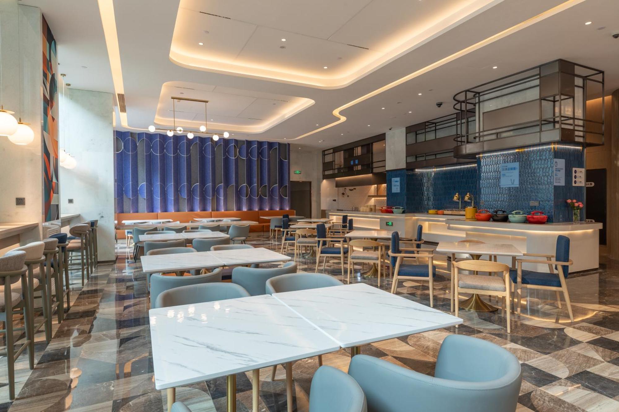 Holiday Inn Express Changfeng Park Shanghai Eksteriør billede